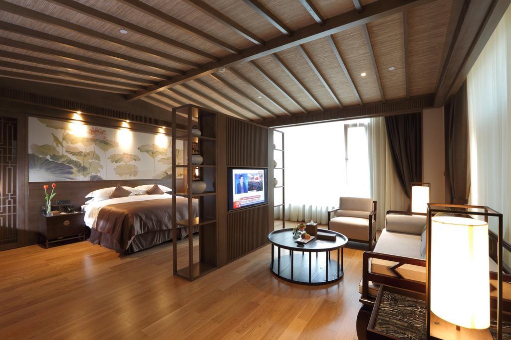 S&N Zhejiang Linhai International Hotel Oda fotoğraf