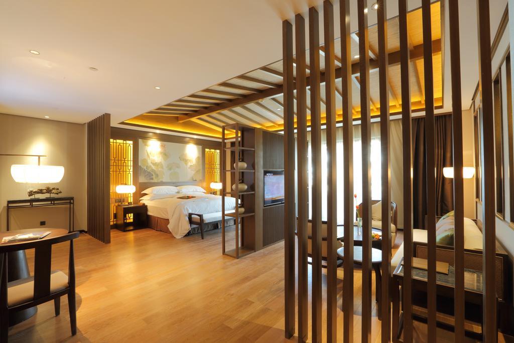 S&N Zhejiang Linhai International Hotel Oda fotoğraf