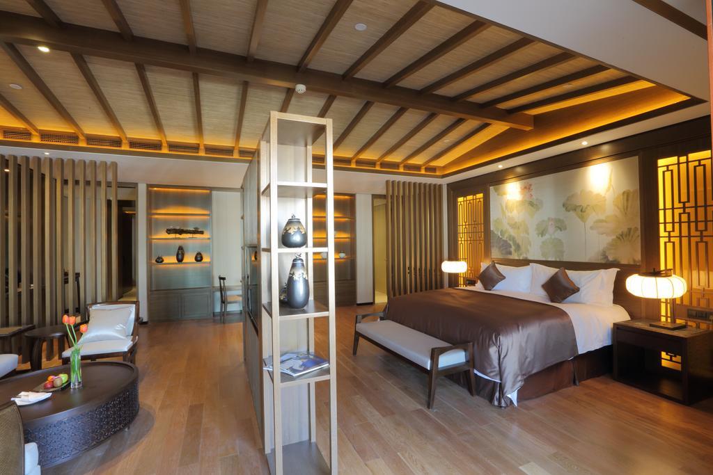 S&N Zhejiang Linhai International Hotel Oda fotoğraf