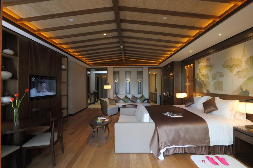 S&N Zhejiang Linhai International Hotel Oda fotoğraf