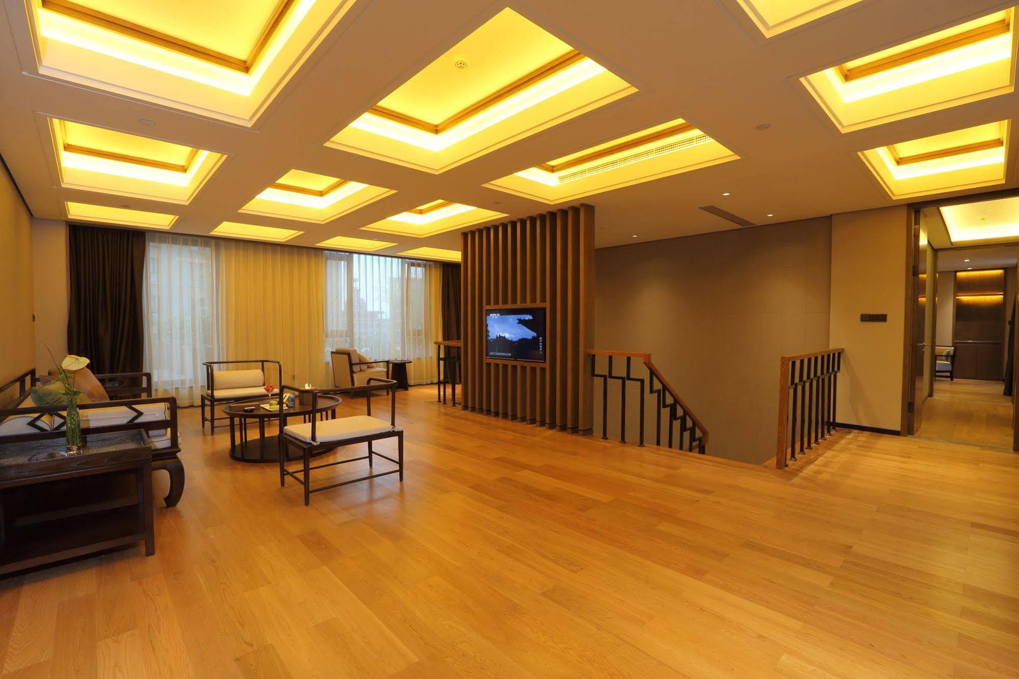 S&N Zhejiang Linhai International Hotel Dış mekan fotoğraf